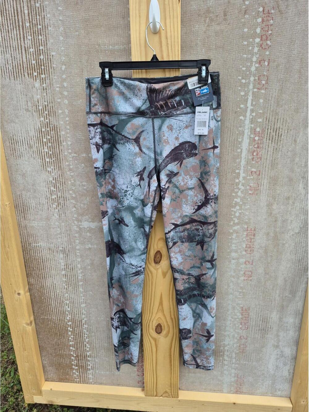 $60 Pelagic Women’s Maui Leggings - 109605 Fishing Green - Size XL Extra Large